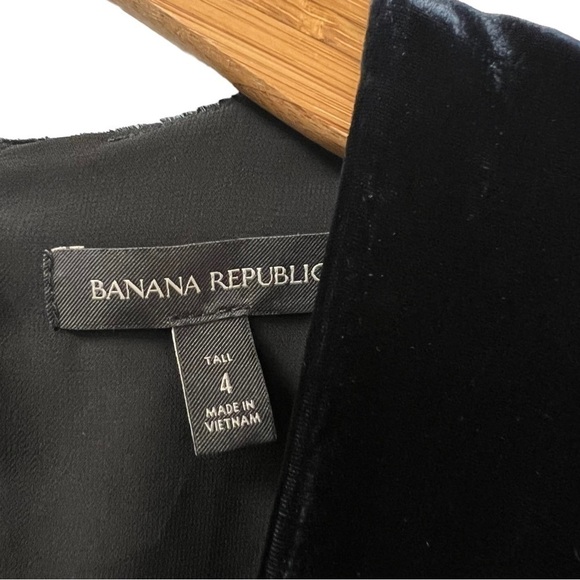 Banana Republic Velvet Twist-Front Deep-V Mini Black Dress 4 Tall NWOT - Picture 6 of 16